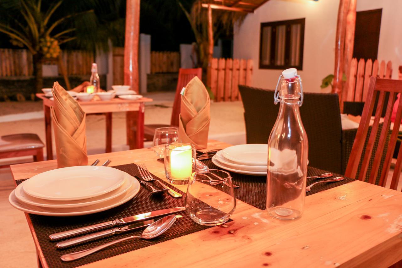 The Castaway Retreat Hotel Feridhoo ภายนอก รูปภาพ